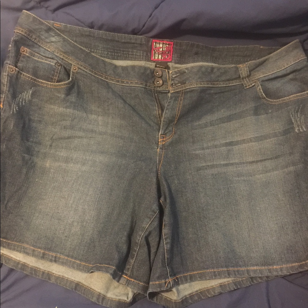 Torrid shorts size 22